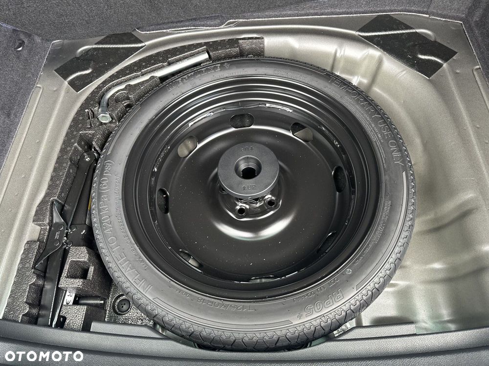 Skoda Karoq 1.5 TSI ACT Sportline DSG - 25