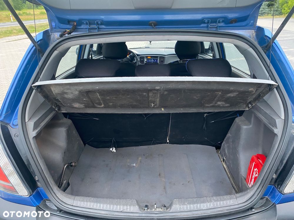 Kia Rio - 20