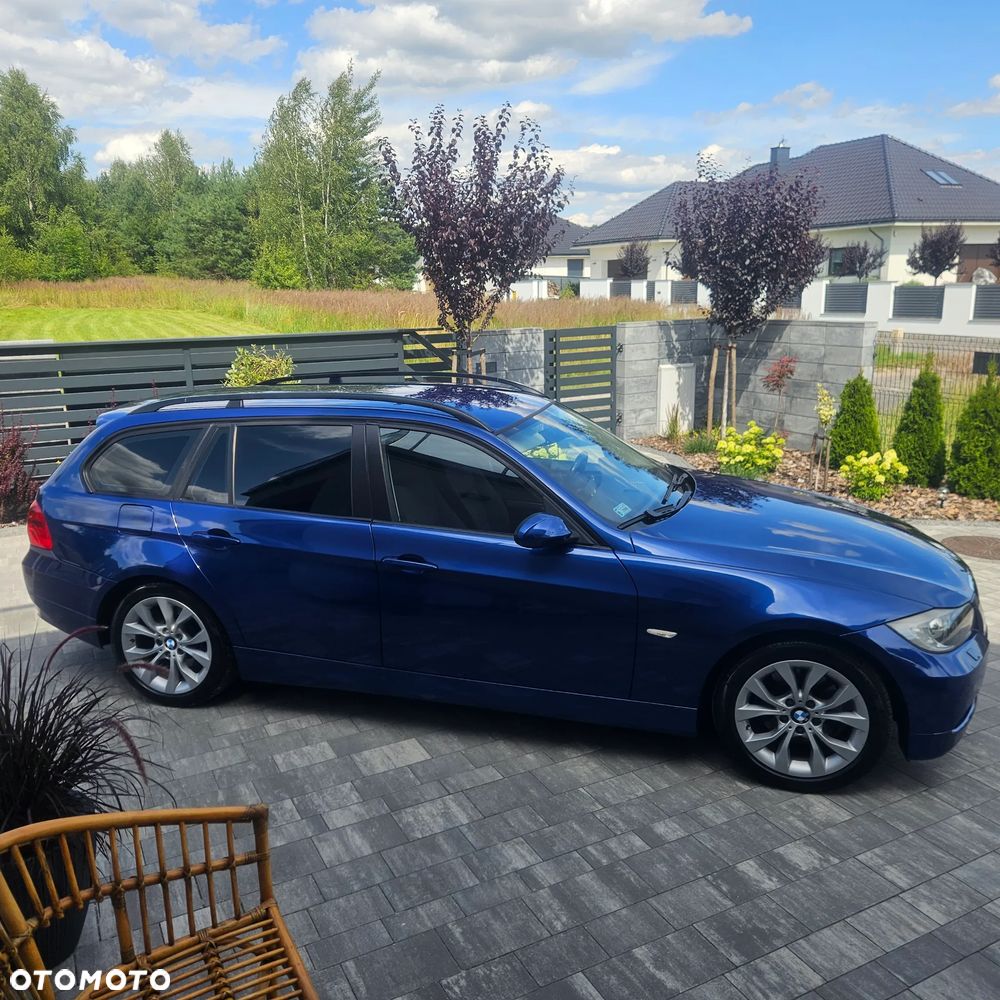 BMW Seria 3 320i - 3