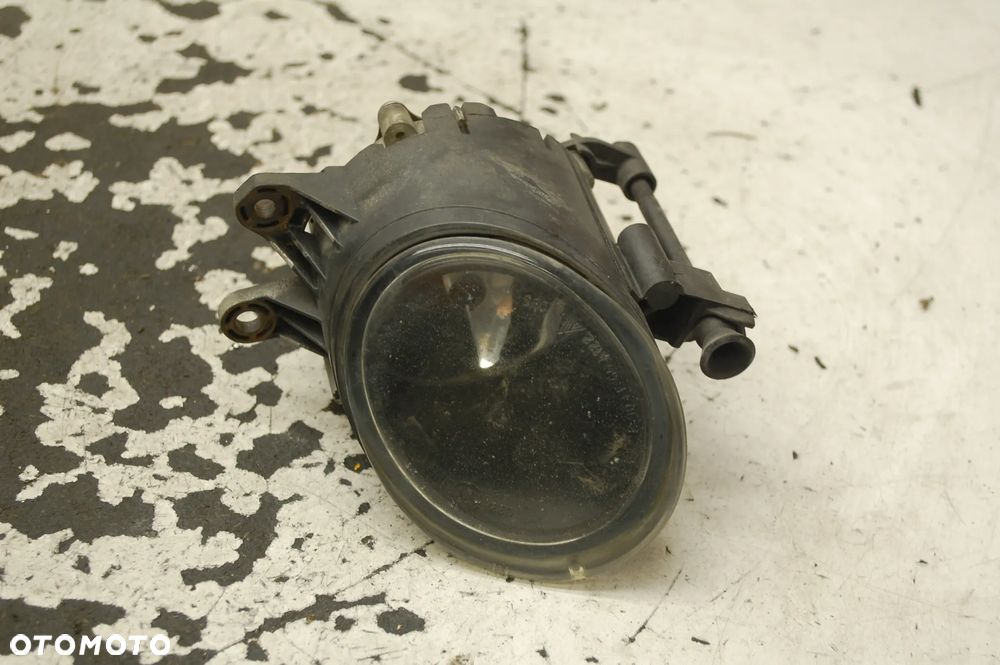 HALOGEN LAMPA PRZECIWMGIELNA LEWA PRAWA PRZÓD PRZEDNIA 8E0941699B 8E0941700B AUDI A4 B6 - 1