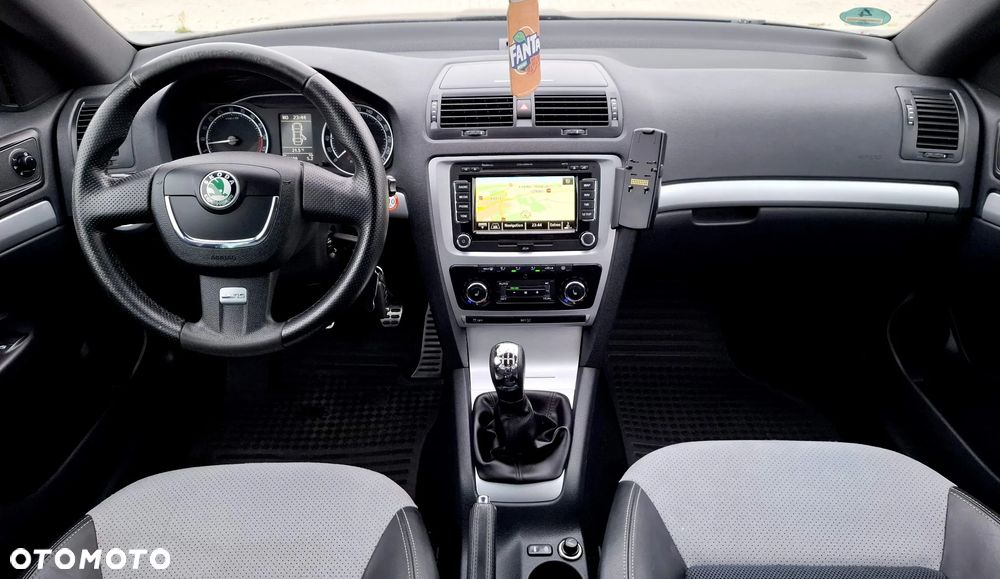 Skoda Octavia 2.0 TDI CR DPF RS - 2