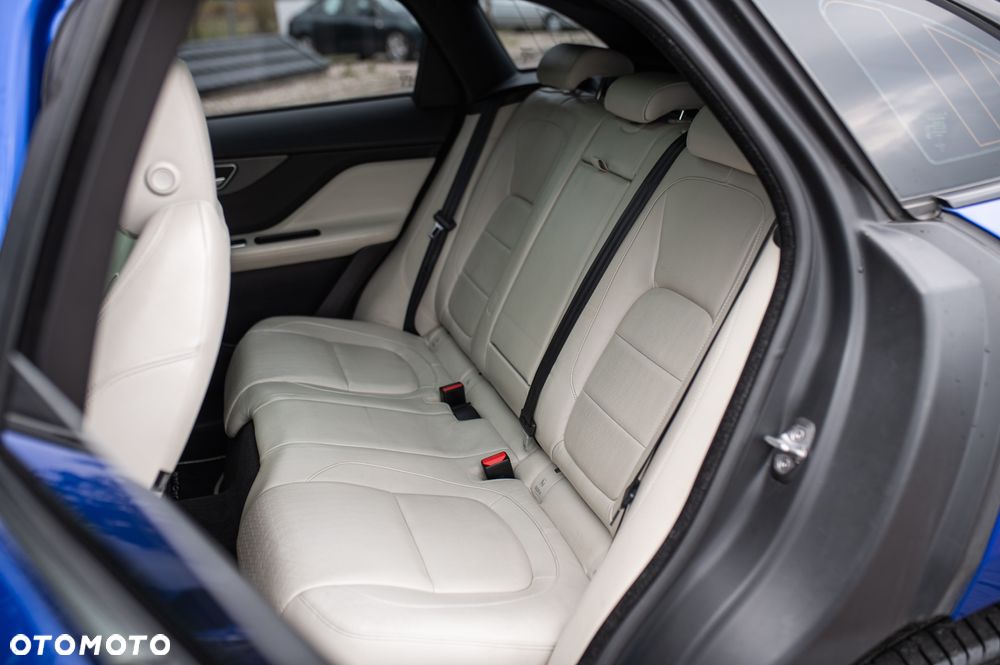 Jaguar F-Pace 3.0 TDV6 AWD R-Sport - 27
