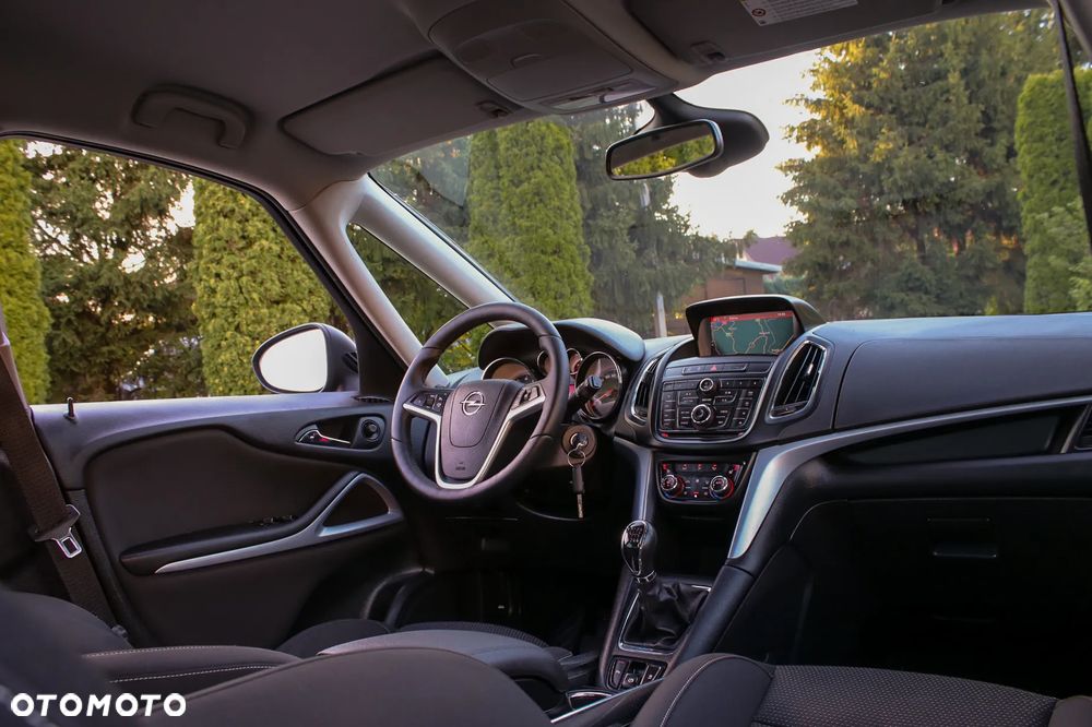 Opel Zafira 1.8 Cosmo - 25