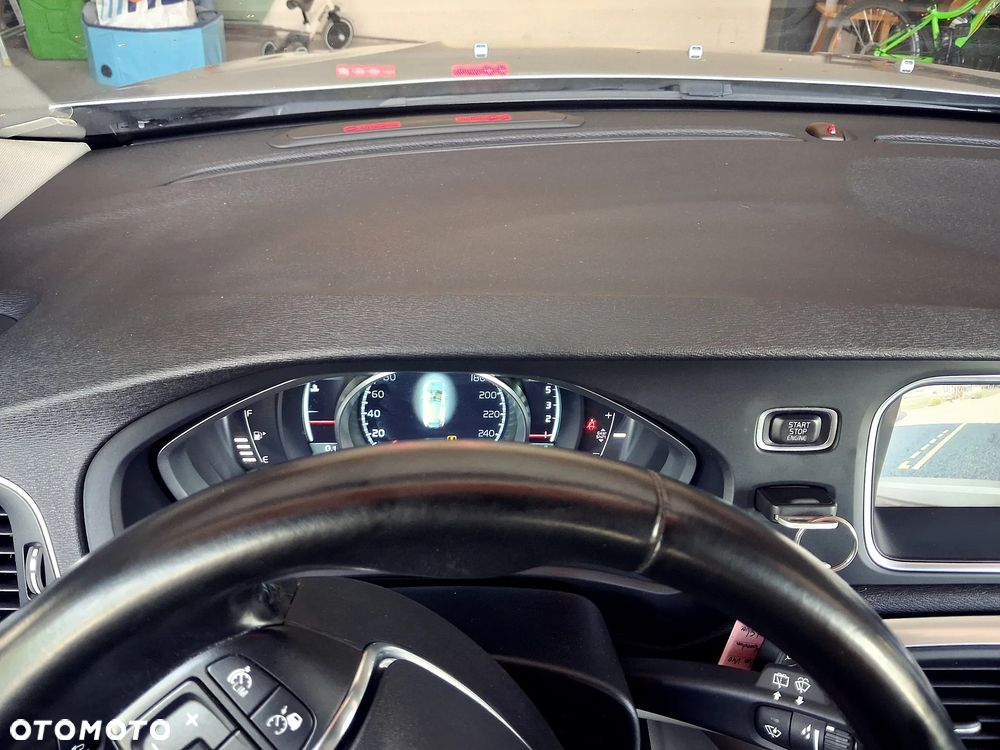 Volvo V40 D2 Summum - 26