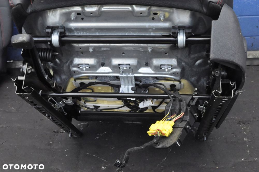 MERCEDES W117 FOTELE KANAPA BOCZKI SKÓRA - 13