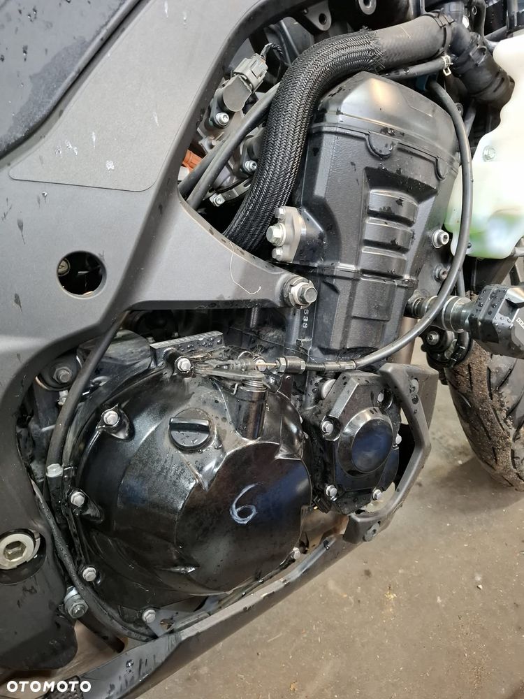 SILNIK KOMPLETNY KAWASAKI Z1000 10-16 PRZEBIEG 14 TYŚ - 4