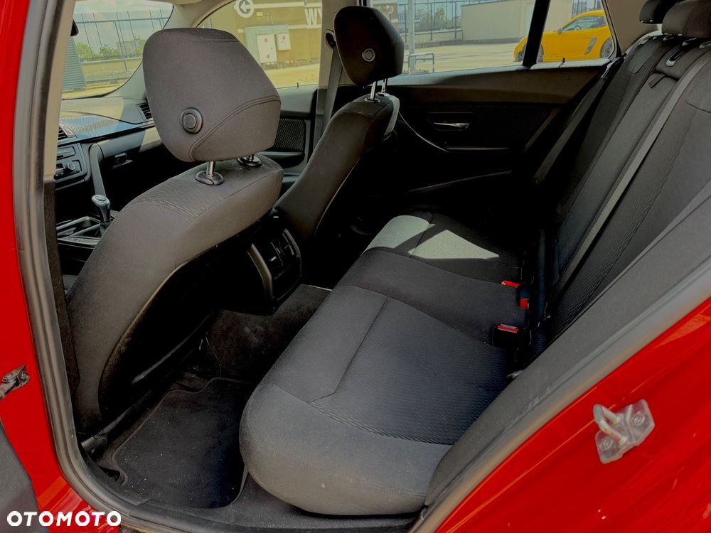BMW Seria 3 318d - 10