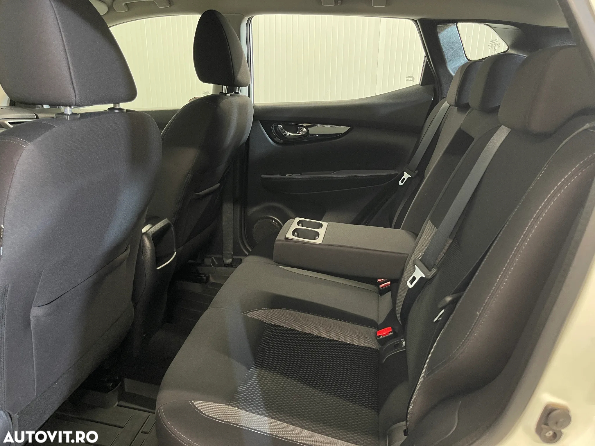 Nissan Qashqai 1.7D 150CP ALL MODE 4X4-I Tekna - 11