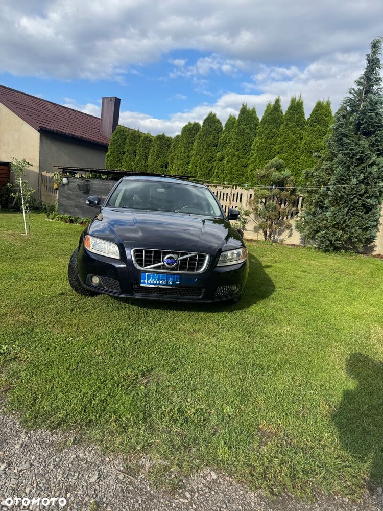 Volvo V70 2009 photo 2