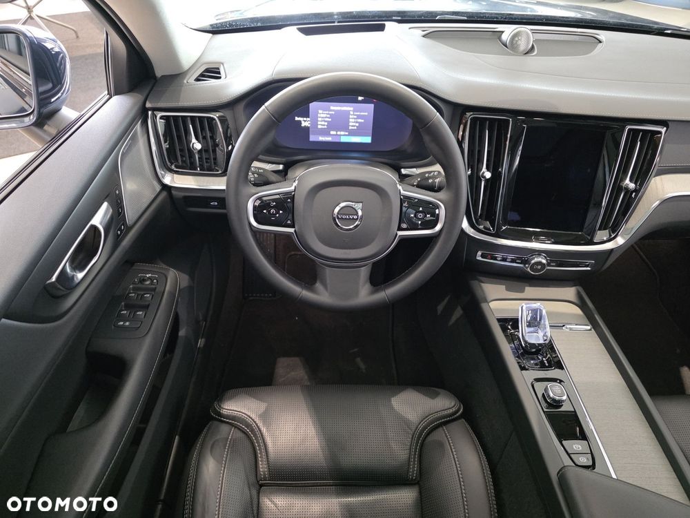 Volvo V60 Cross Country - 15