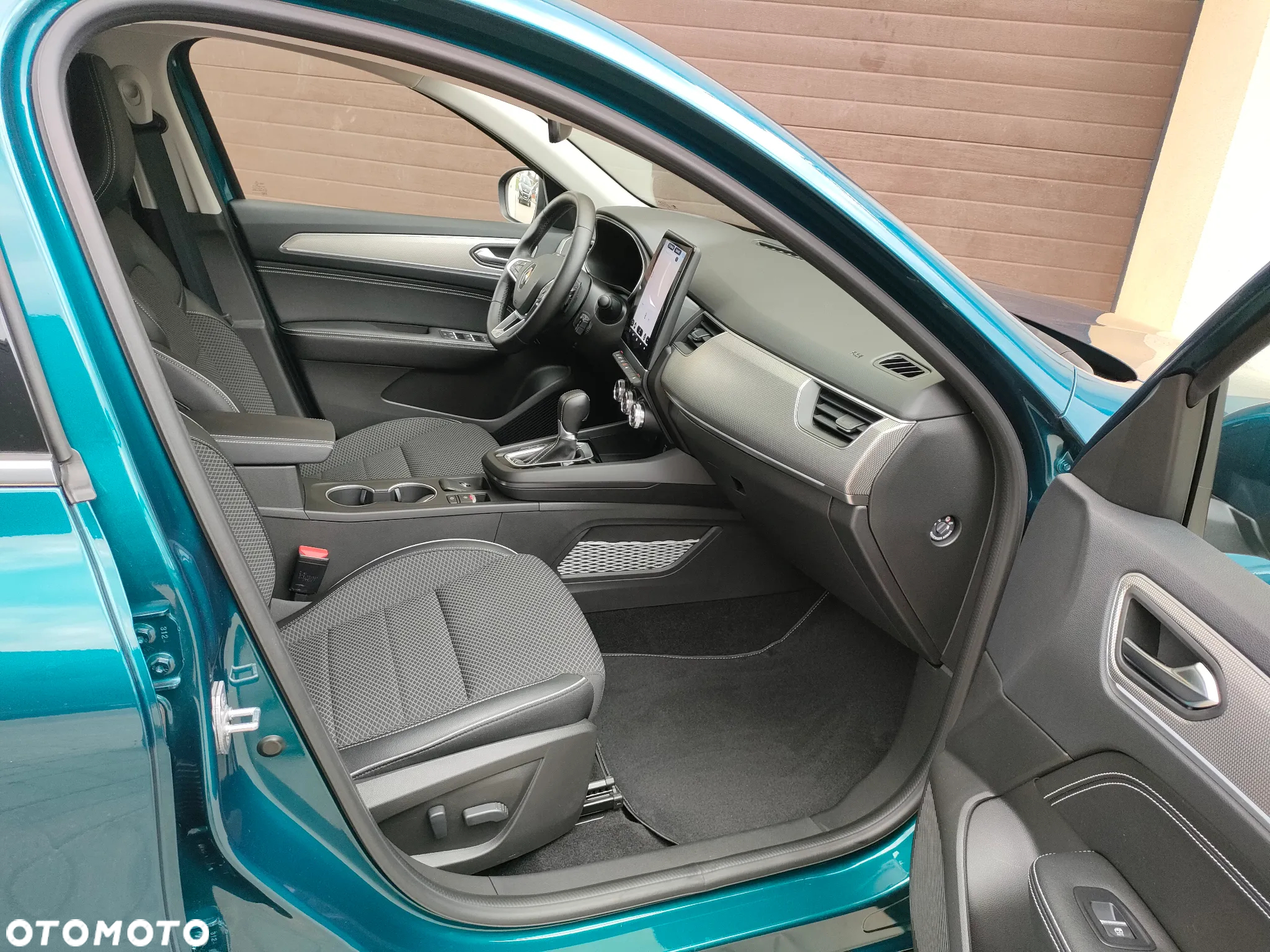 Renault Arkana TCe Mild Hybrid 140 EDC Techno - 26