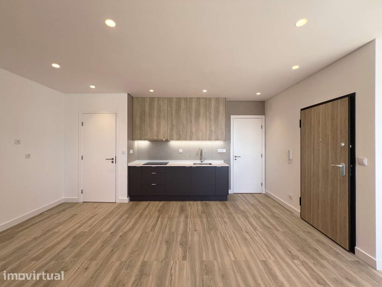 EXCELENTE OPORTUNIDADE DE INVESTIMENTO NA ERICEIRA - ESPAÇO REMODELADO - Grande imagem: 3/44