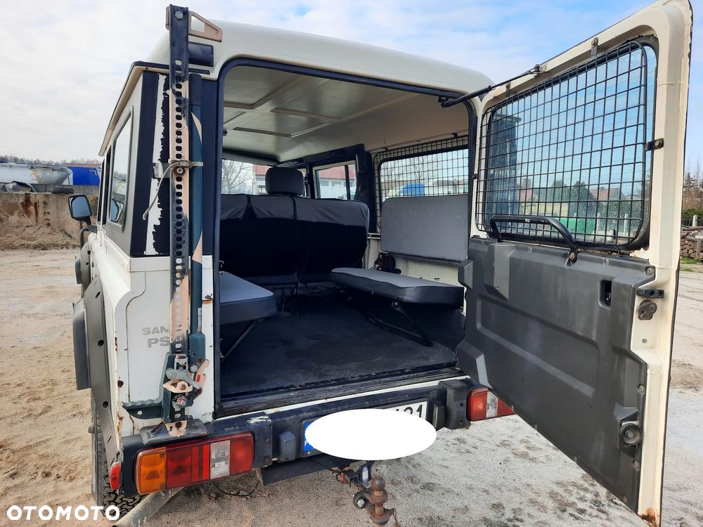 Land Rover Defender - 6