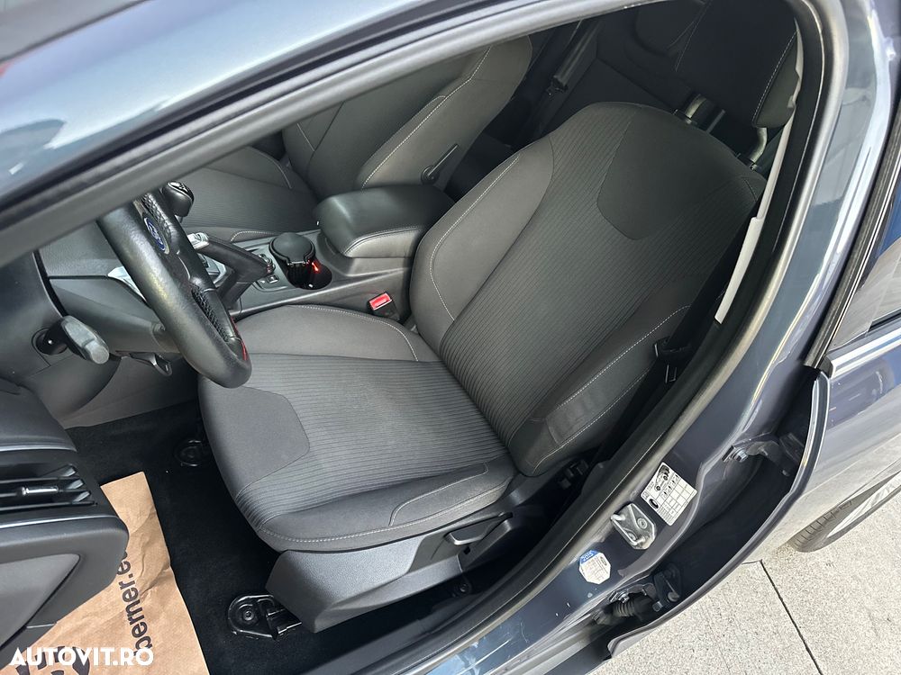 Ford Focus 2.0 TDCi DPF Titanium - 13