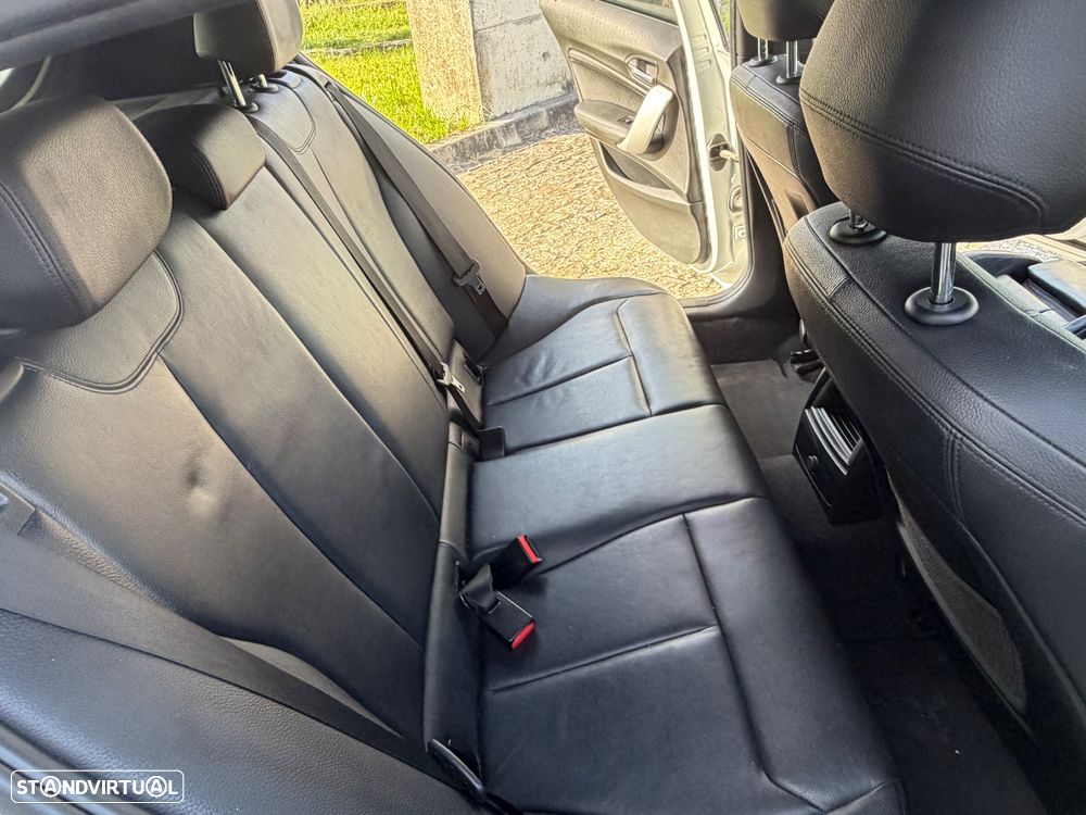 BMW 116 d Pack M - 9