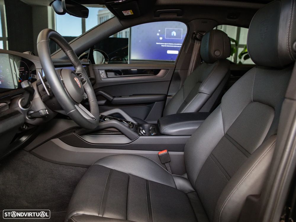 Porsche Cayenne Coupé E-Hybrid Black Edition - 26