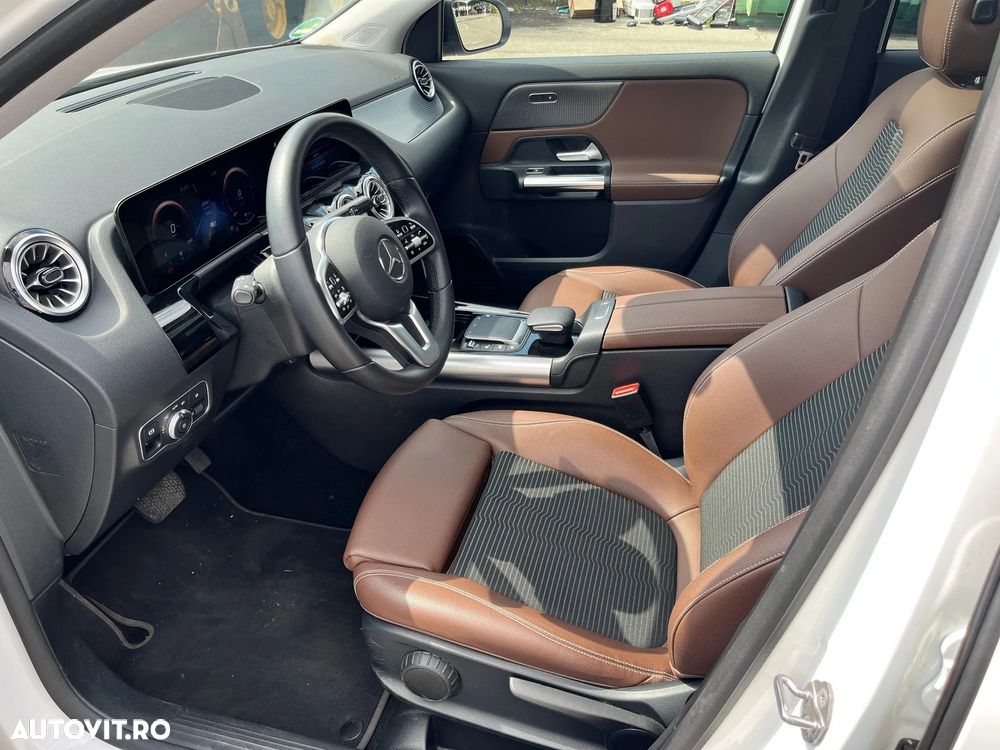 Mercedes-Benz GLA - 10