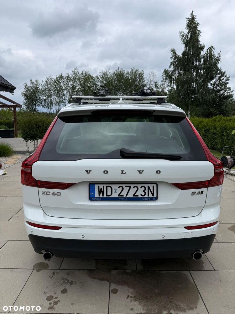 Volvo XC 60 B4 D AWD Momentum Pro - 6