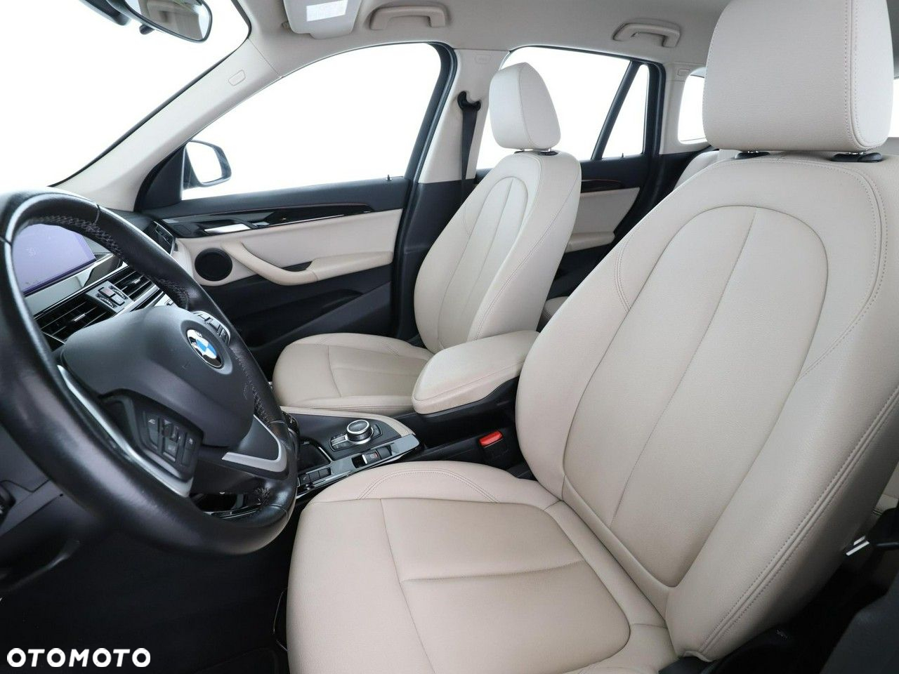 BMW X1 sDrive18d xLine - 13