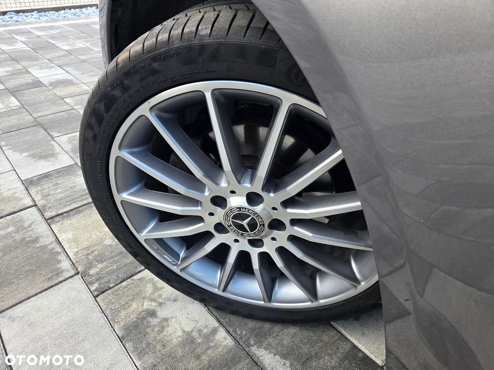 Mercedes-Benz CLA 200 7G-DCT AMG Line - 28