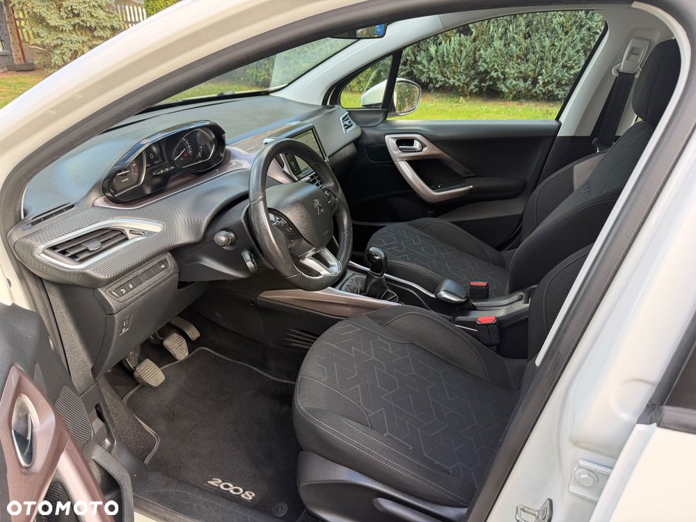 Peugeot 2008 - 25