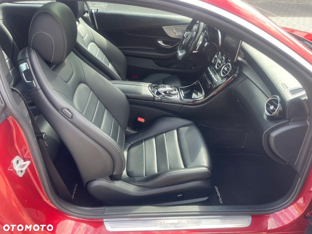 Mercedes-Benz Klasa C 300 7G-TRONIC AMG Line - 13
