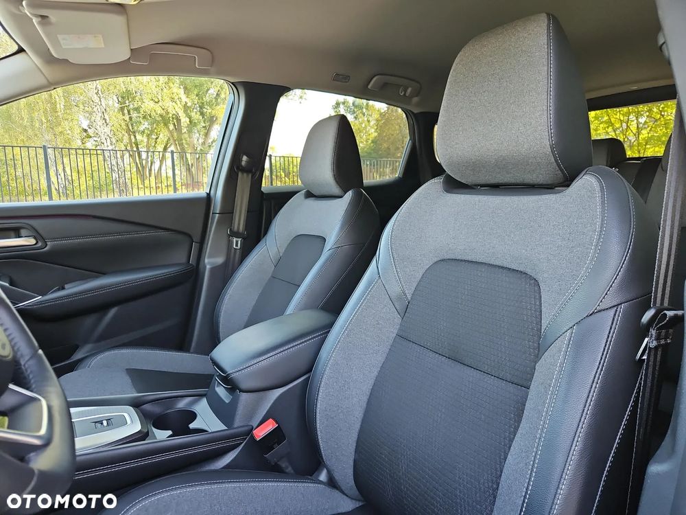 Nissan Qashqai 1.3 DIG-T mHEV N-Connecta Xtronic - 12