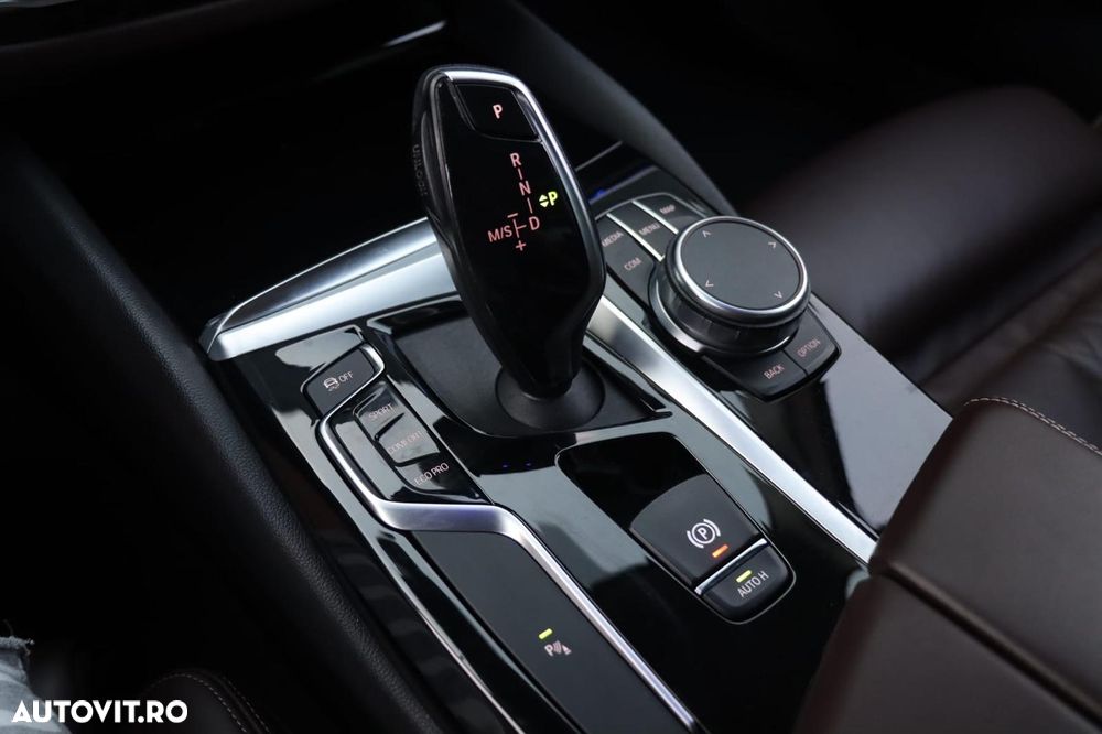 BMW Seria 5 540i xDrive Aut. Luxury Line - 32