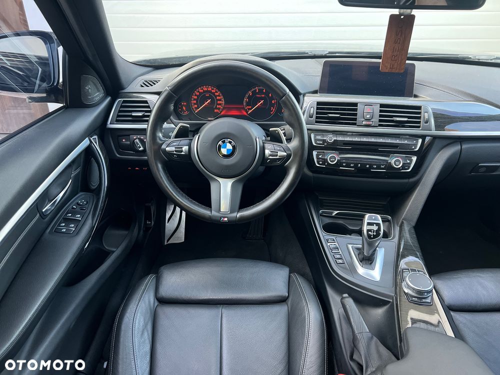 BMW Seria 3 330i xDrive M Sport Shadow - 14