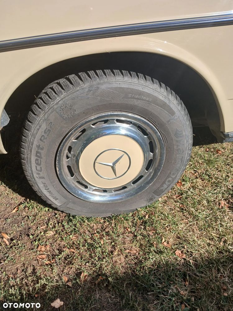 Mercedes-Benz W123 - 21