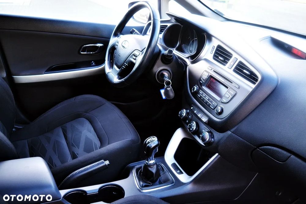 Kia Ceed 1.4 CVVT Attract - 9