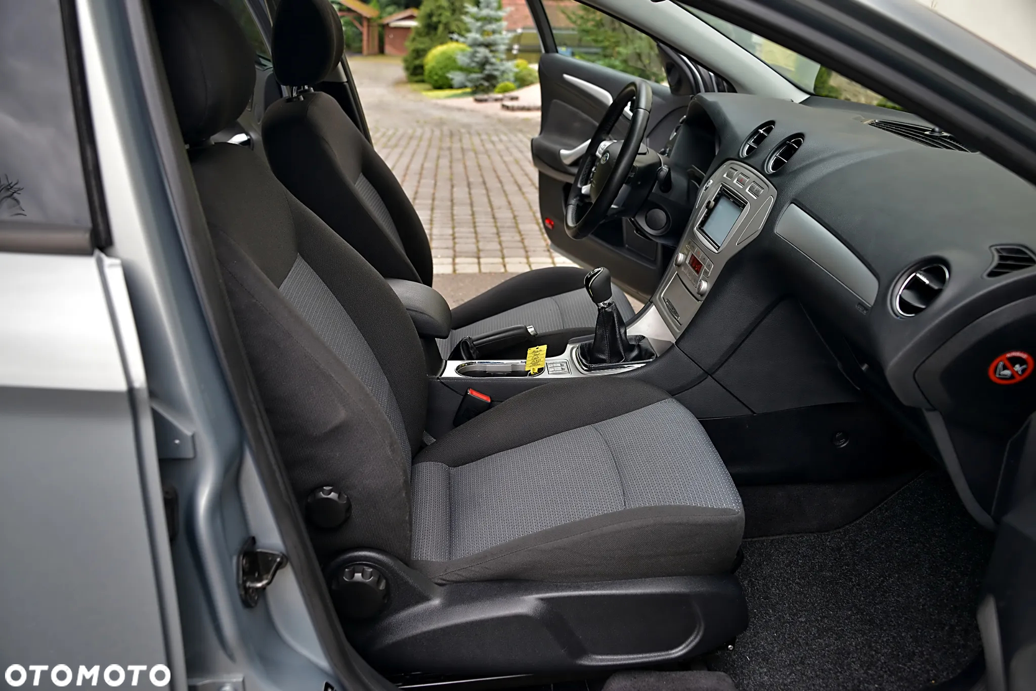 Ford Mondeo 1.6 Trend - 30