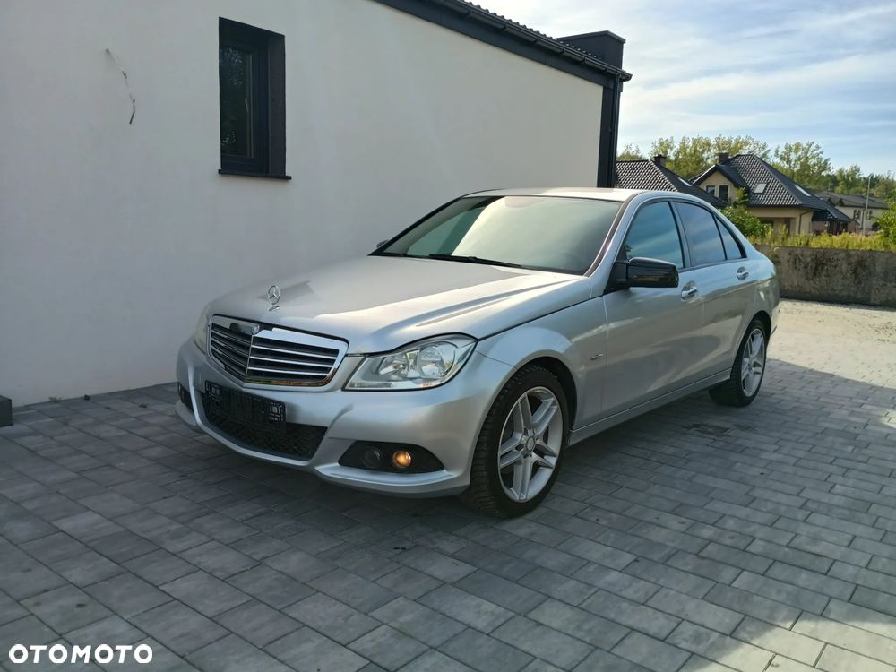 Mercedes-Benz Klasa C 180 CGI Automatik BlueEFFICIENCY SPORT EDITION