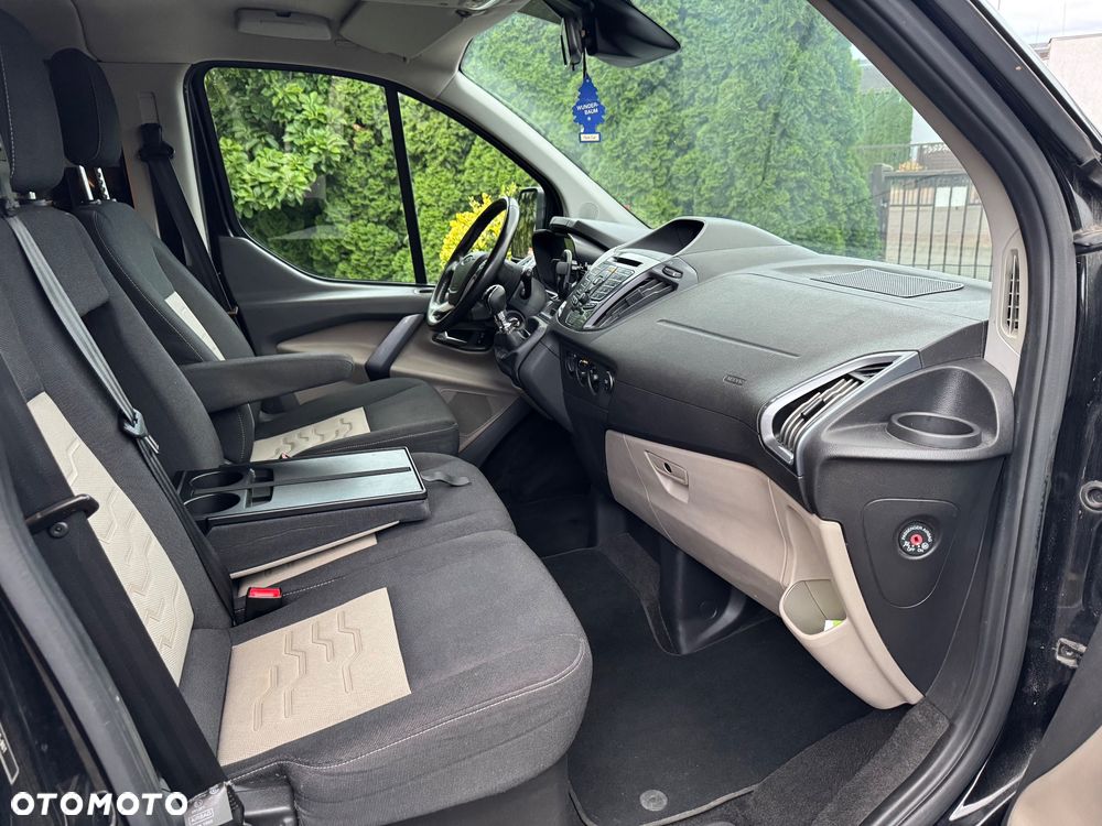 Ford Tourneo Custom 2.0 EcoBlue L1 Titanium - 38