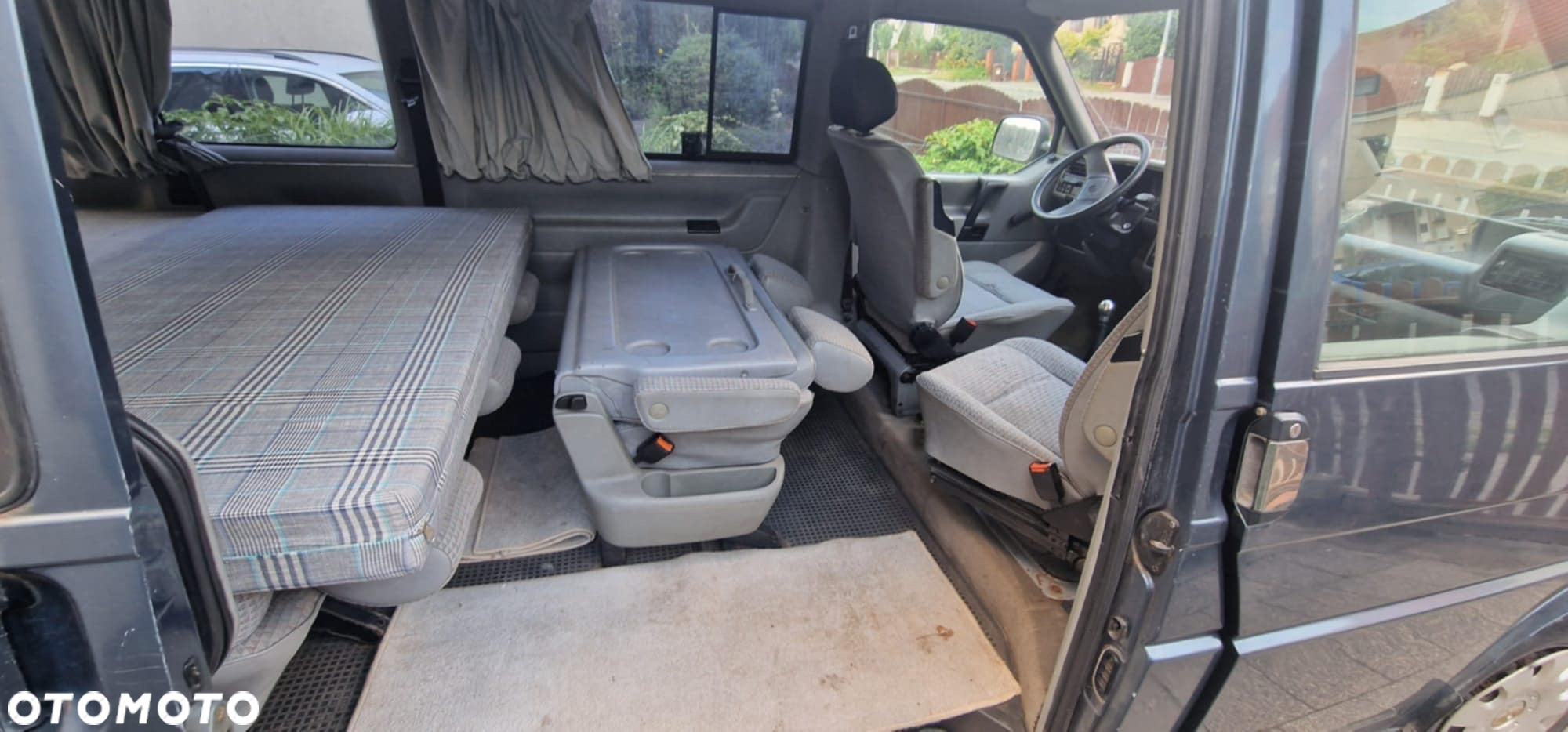 Volkswagen Caravelle - 7