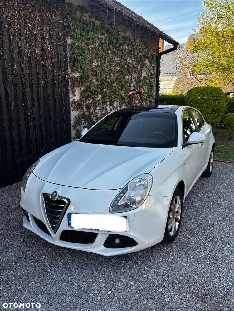 Alfa Romeo Giulietta 2.0 JTDM Distinctive - 1