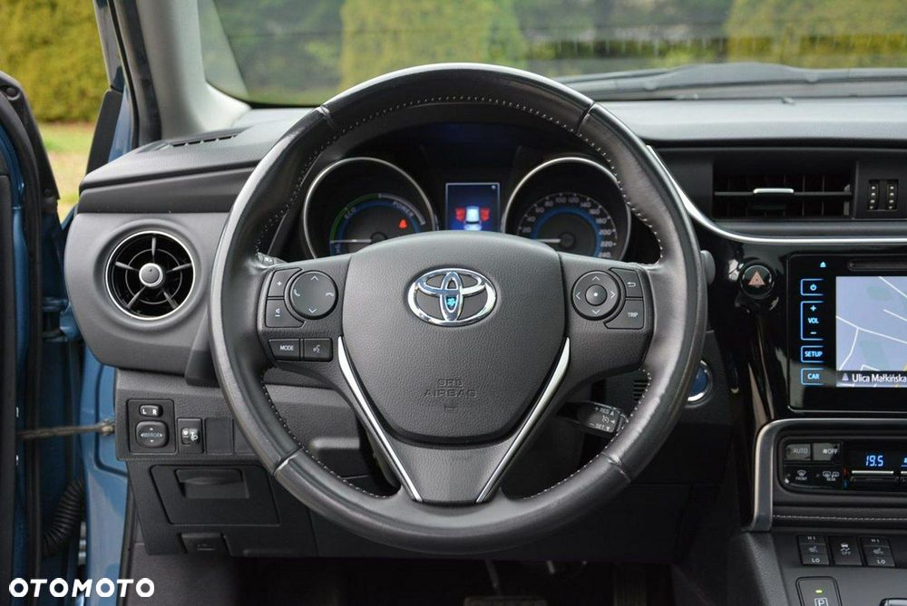 Toyota Auris Hybrid 135 Premium - 26