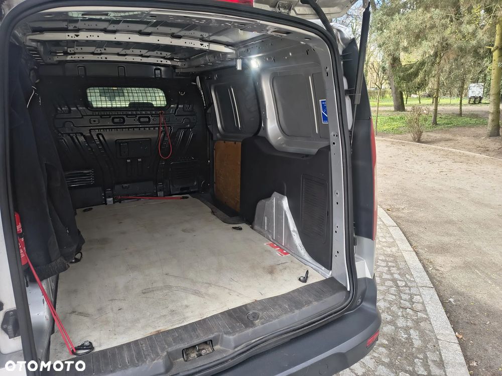 Ford Transit Connect - 13