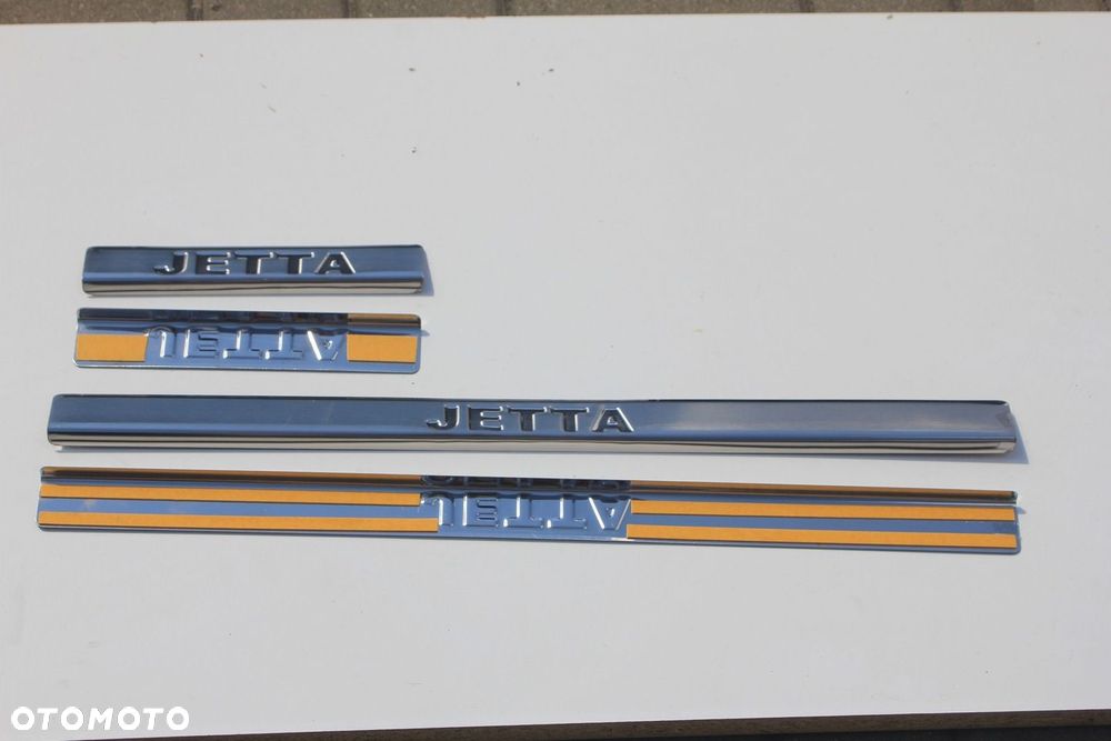 NAKŁADKI NA PROGI VOLKSWAGEN JETTA 2010 - 5