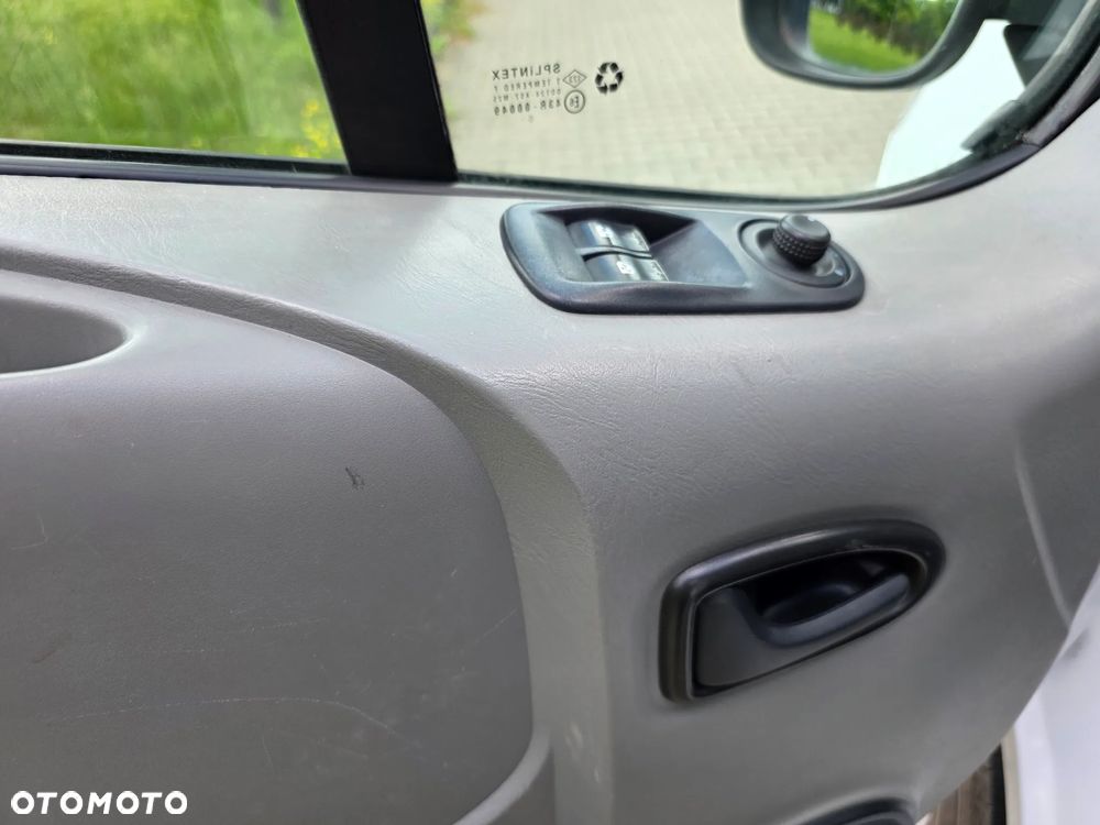 Opel Vivaro - 11