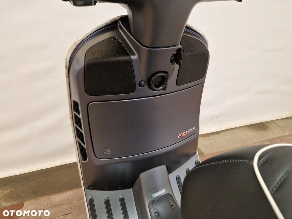 Piaggio Vespa - 29