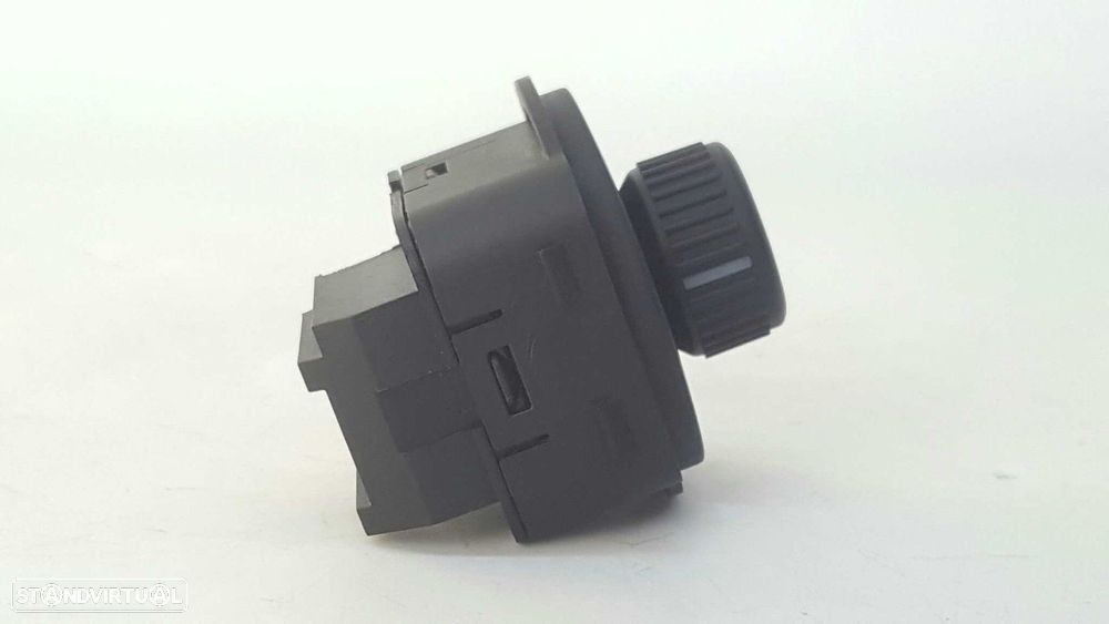 CONTROLADOR DE VISÃO TRASEIRA SKODA FABIA AMBITION - 2