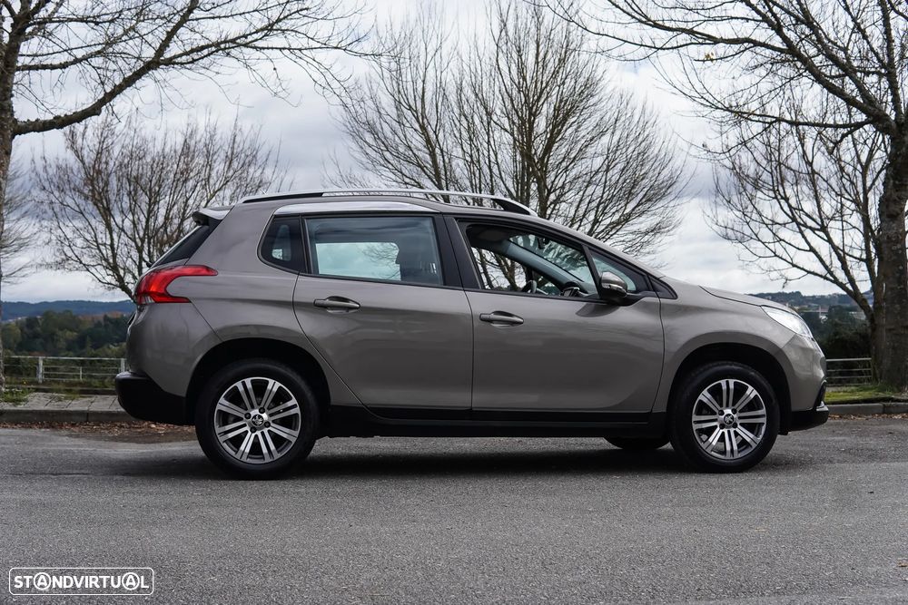 Peugeot 2008 1.2 PureTech Style - 17