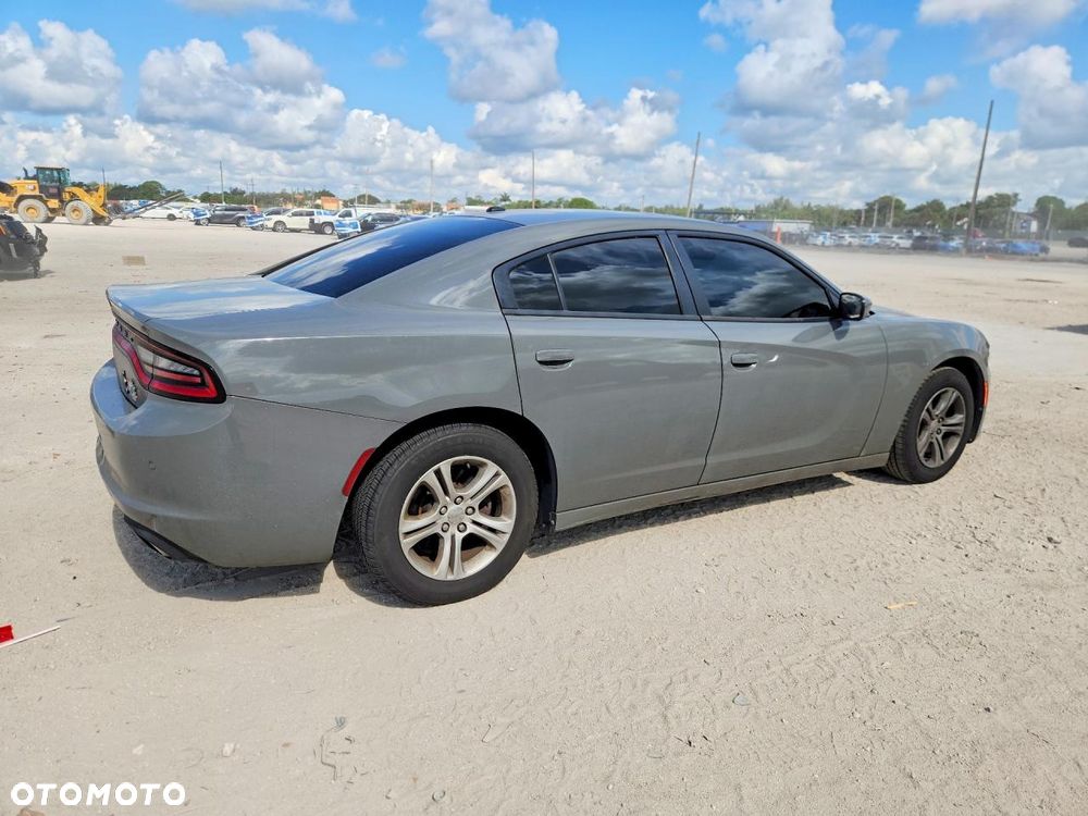 Dodge Charger - 4