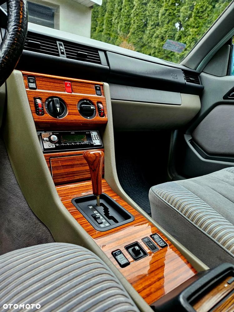 Mercedes-Benz W124 (1984-1993) - 13