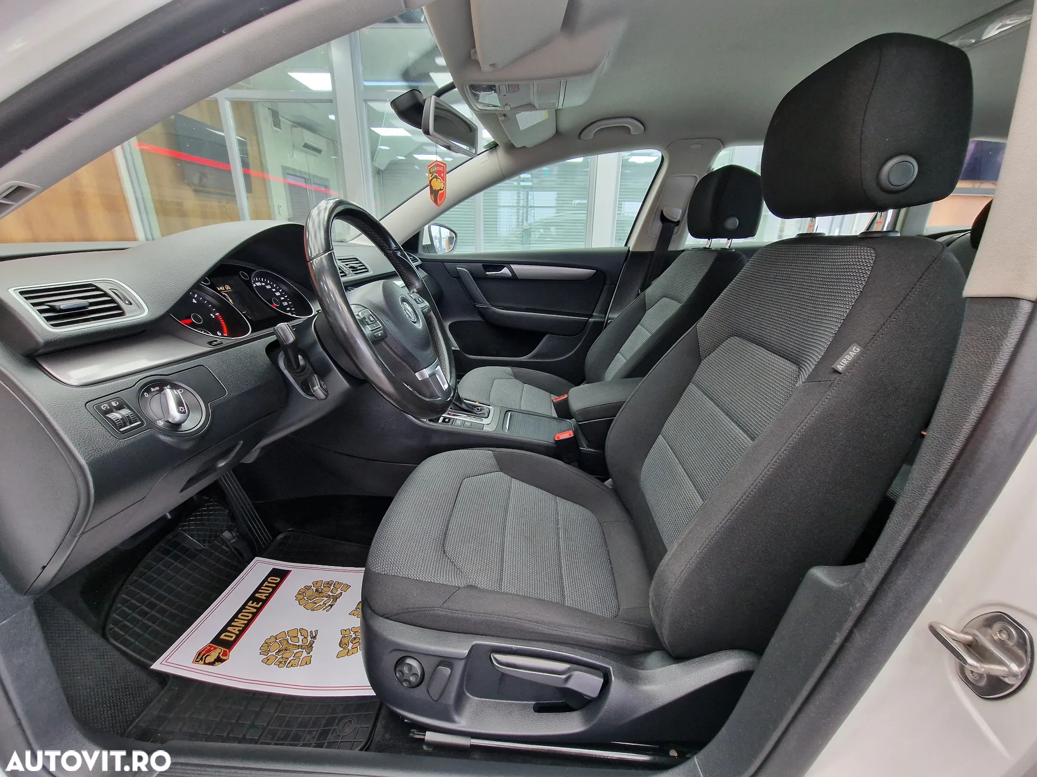 Volkswagen Passat Variant 2.0 TDI BlueMotion Technology DSG Comfortline - 6
