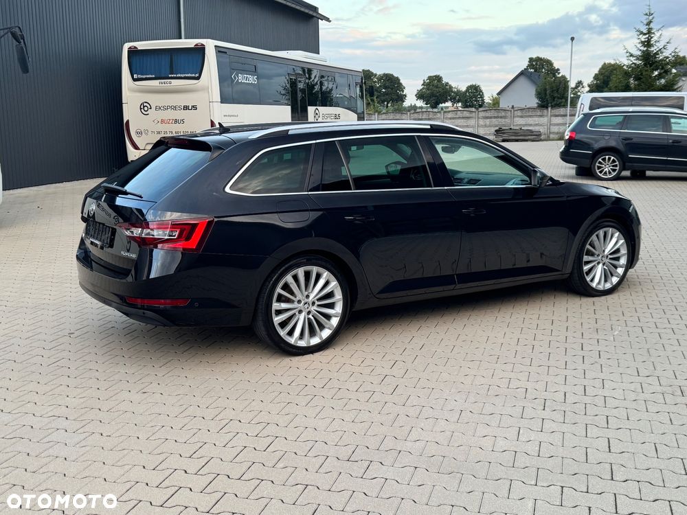 Skoda Superb 2.0 TDI Sportline DSG - 6