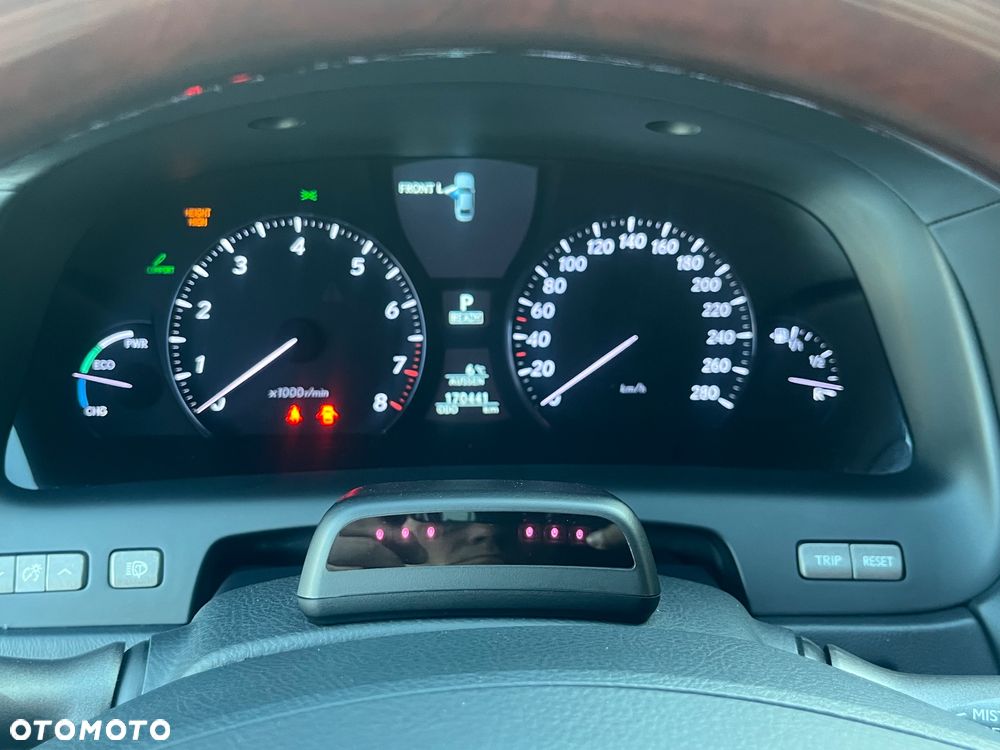Lexus LS 600h - 19