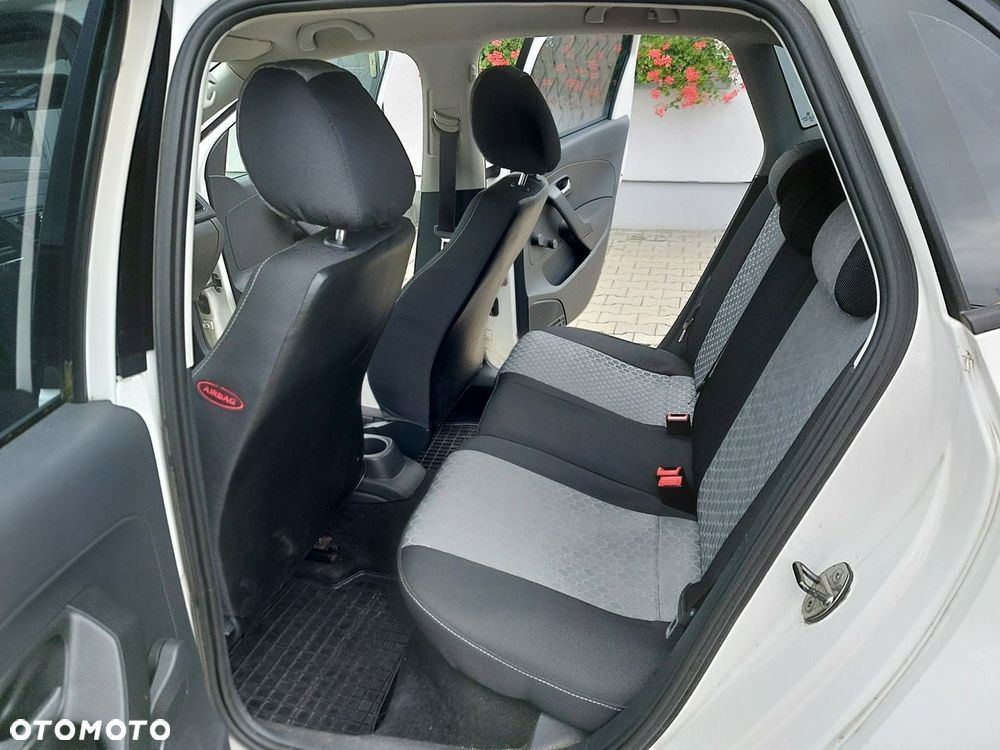 Volkswagen Polo - 12