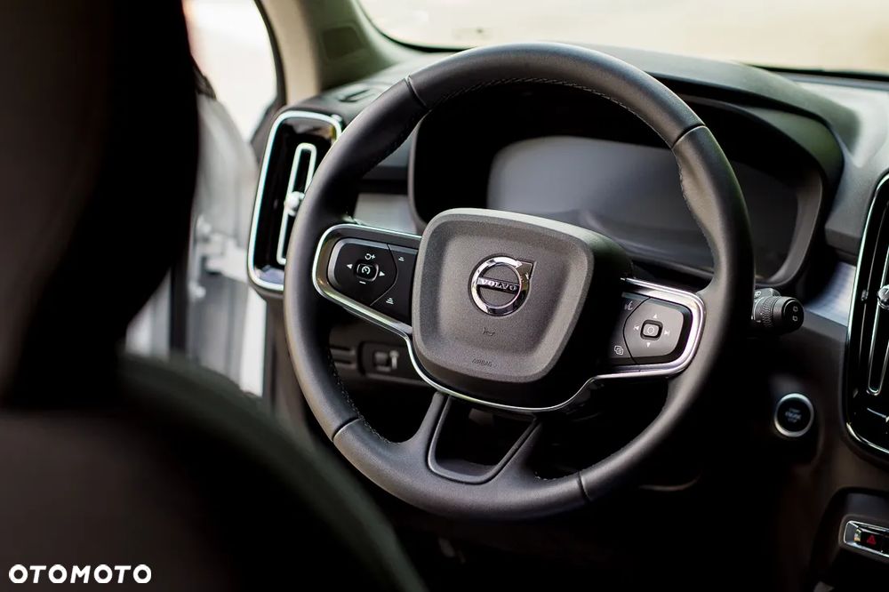 Volvo XC 40 T3 Momentum Pro - 12